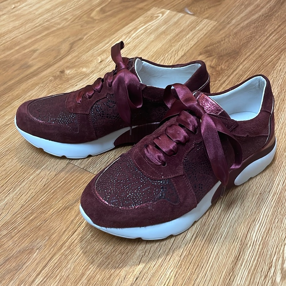EUC Granger Owings Lifestyle Sneaker Sz 36 in Garnet